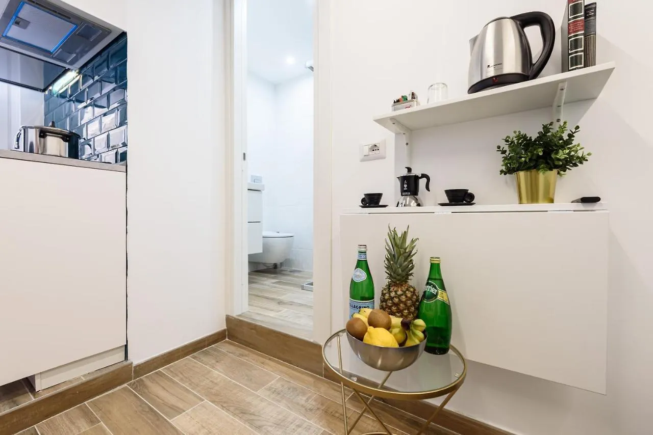 Napoli In Bed Apartment 0*, Naples Italy